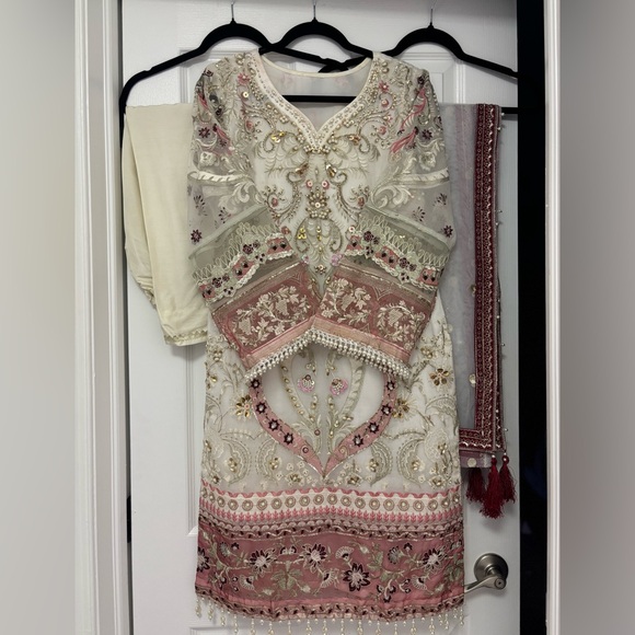 Maria B 3 piece suit (fancy) - Picture 2 of 9